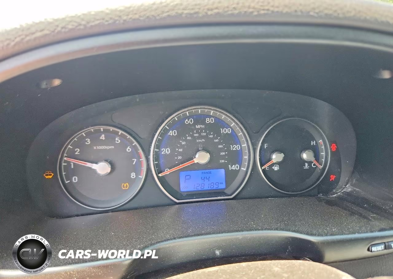 2012 Hyundai Santa Fe Gls VIN:5XYZGDAB6CG103240 - 9
