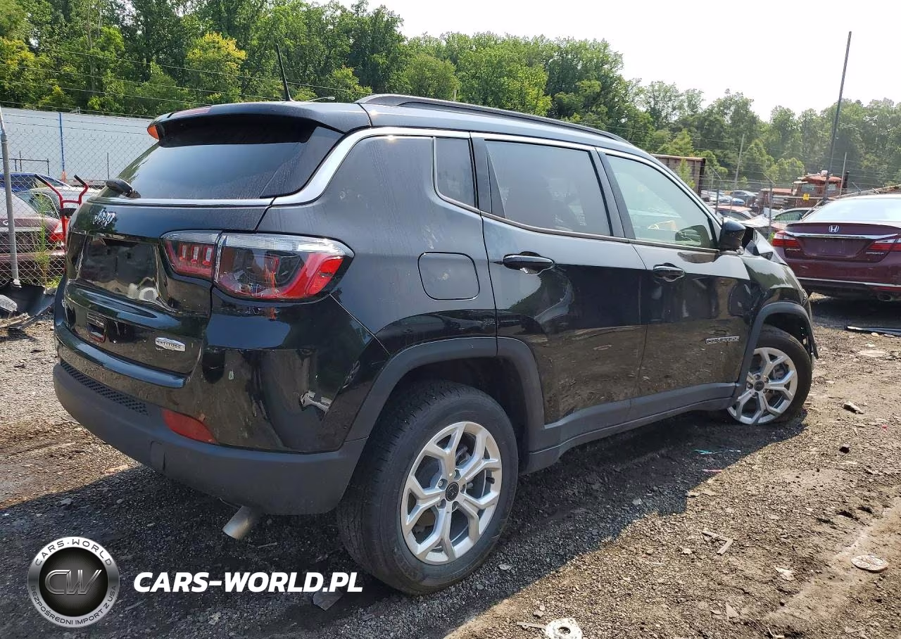 2025 Jeep Compass Latitude VIN:3C4NJDBN3ST617353 - 3