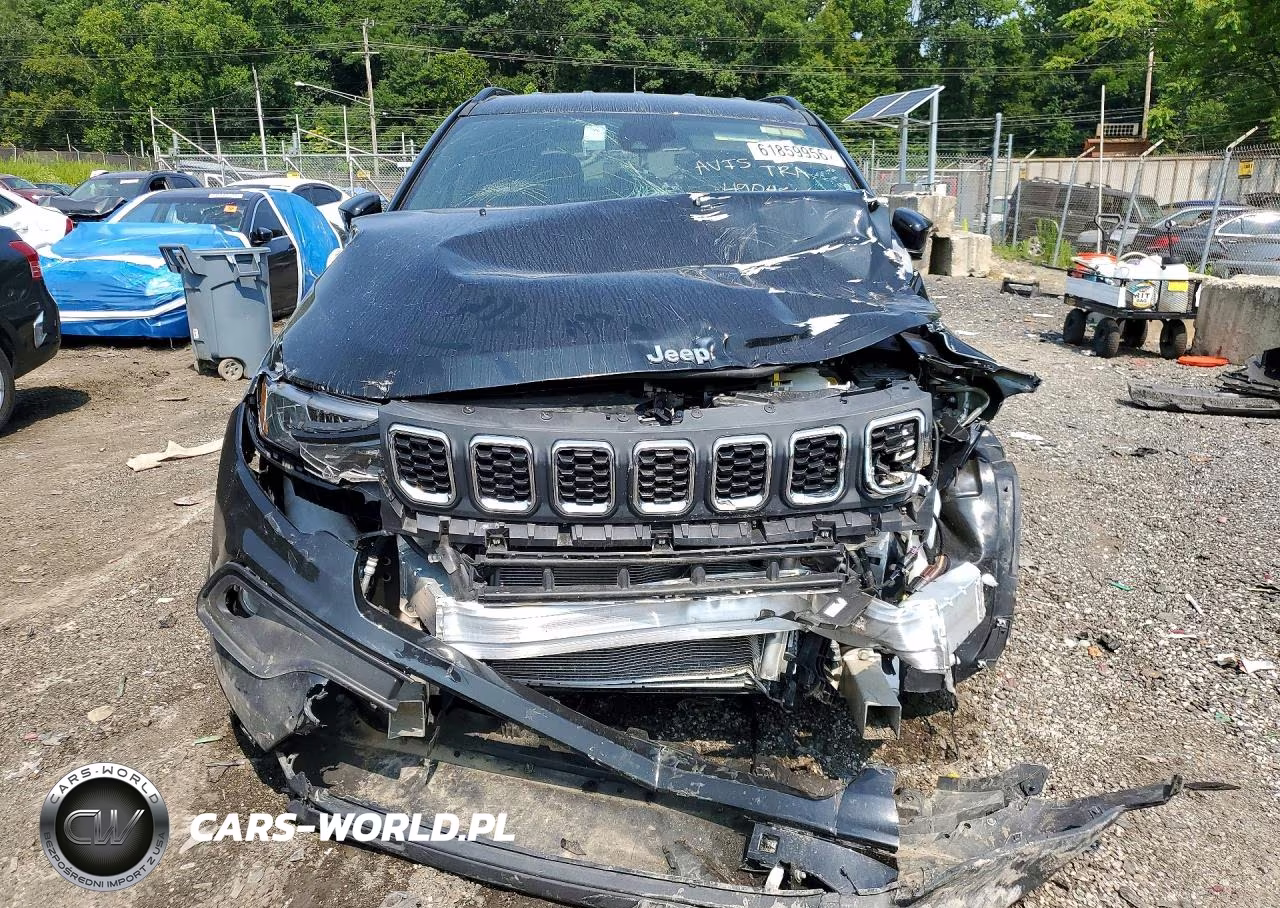 2025 Jeep Compass Latitude VIN:3C4NJDBN3ST617353 - 5