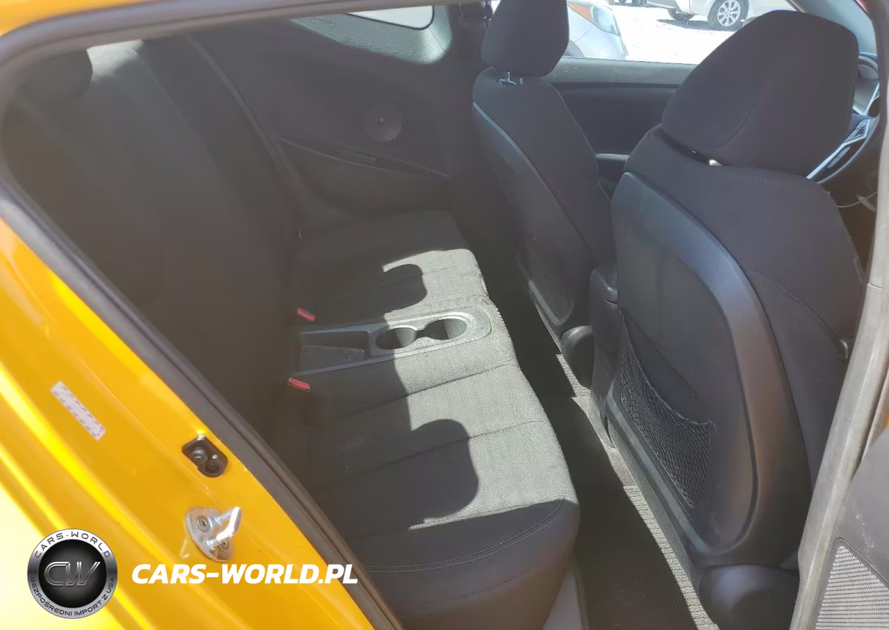 2016 Hyundai Veloster Base VIN:KMHTC6AD4GU248467 - 10