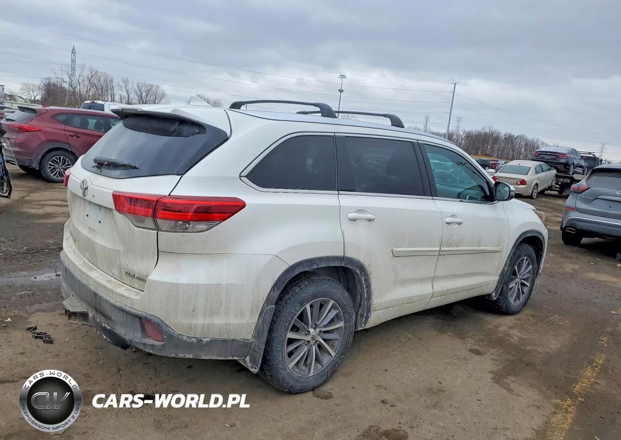 2018 Toyota Highlander Se VIN:5TDJZRFH4JS542034 - 3