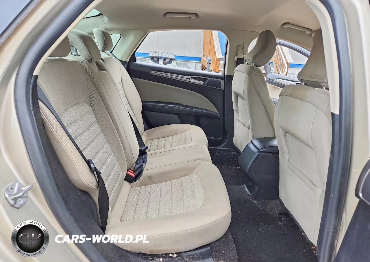 2019 Ford Fusion S VIN:3FA6P0G79KR245641 - 10