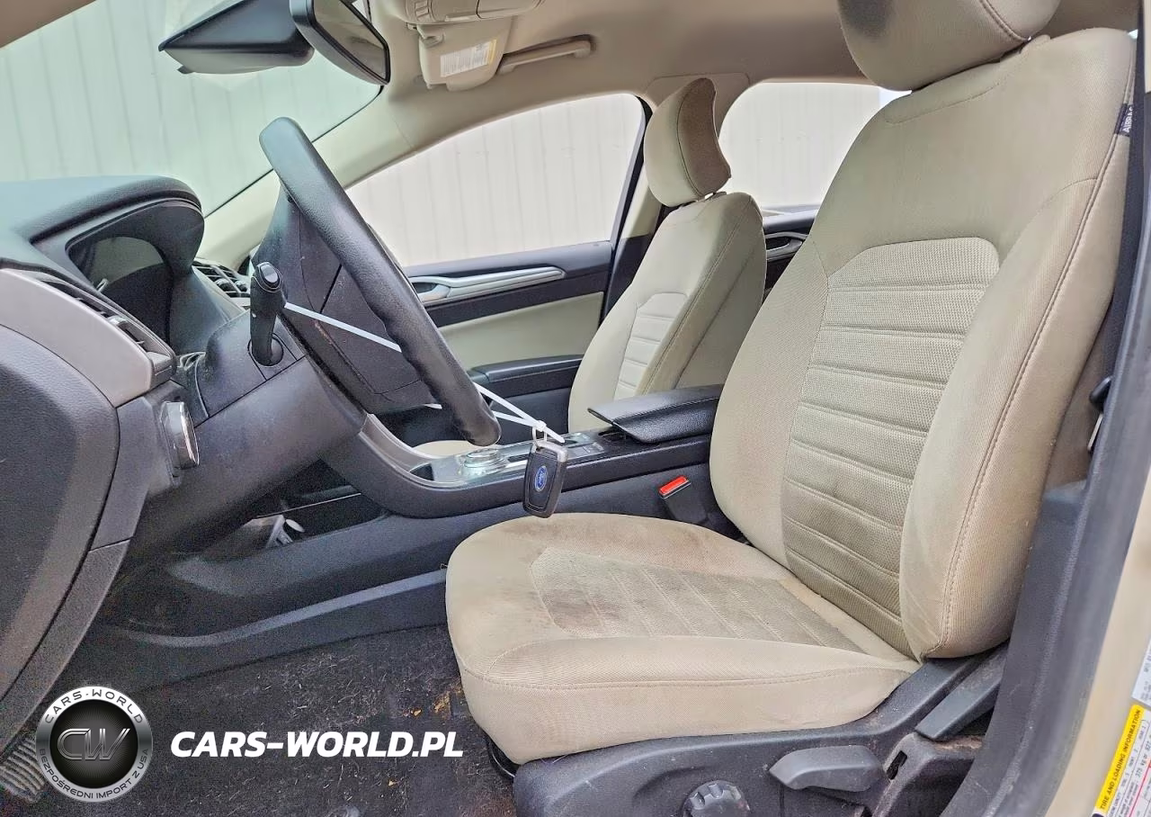 2019 Ford Fusion S VIN:3FA6P0G79KR245641 - 7