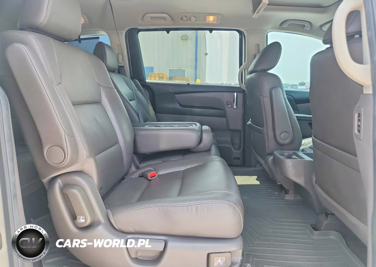 2017 Honda Odyssey Touring VIN:5FNRL5H92HB021864 - 11