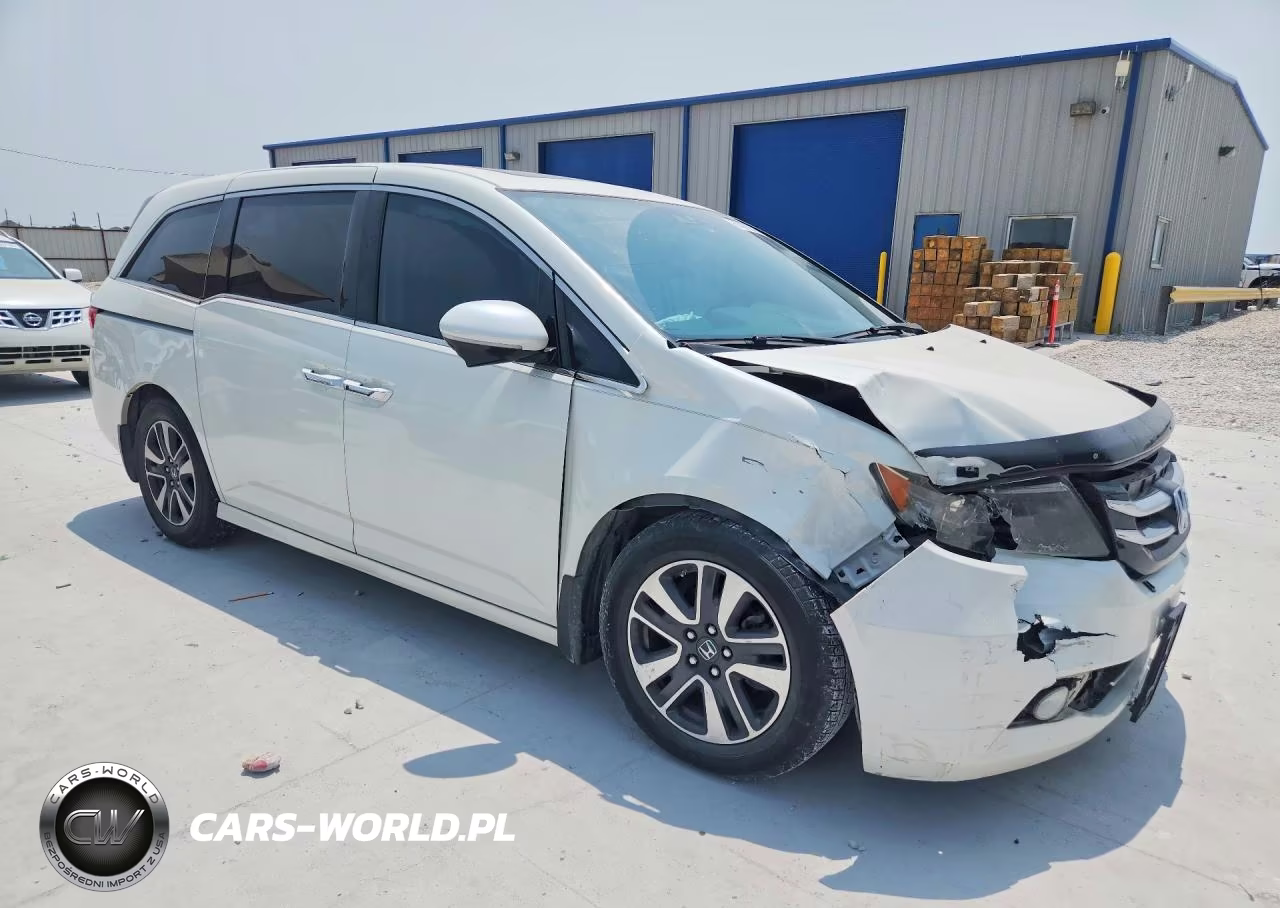 2017 Honda Odyssey Touring VIN:5FNRL5H92HB021864 - 4