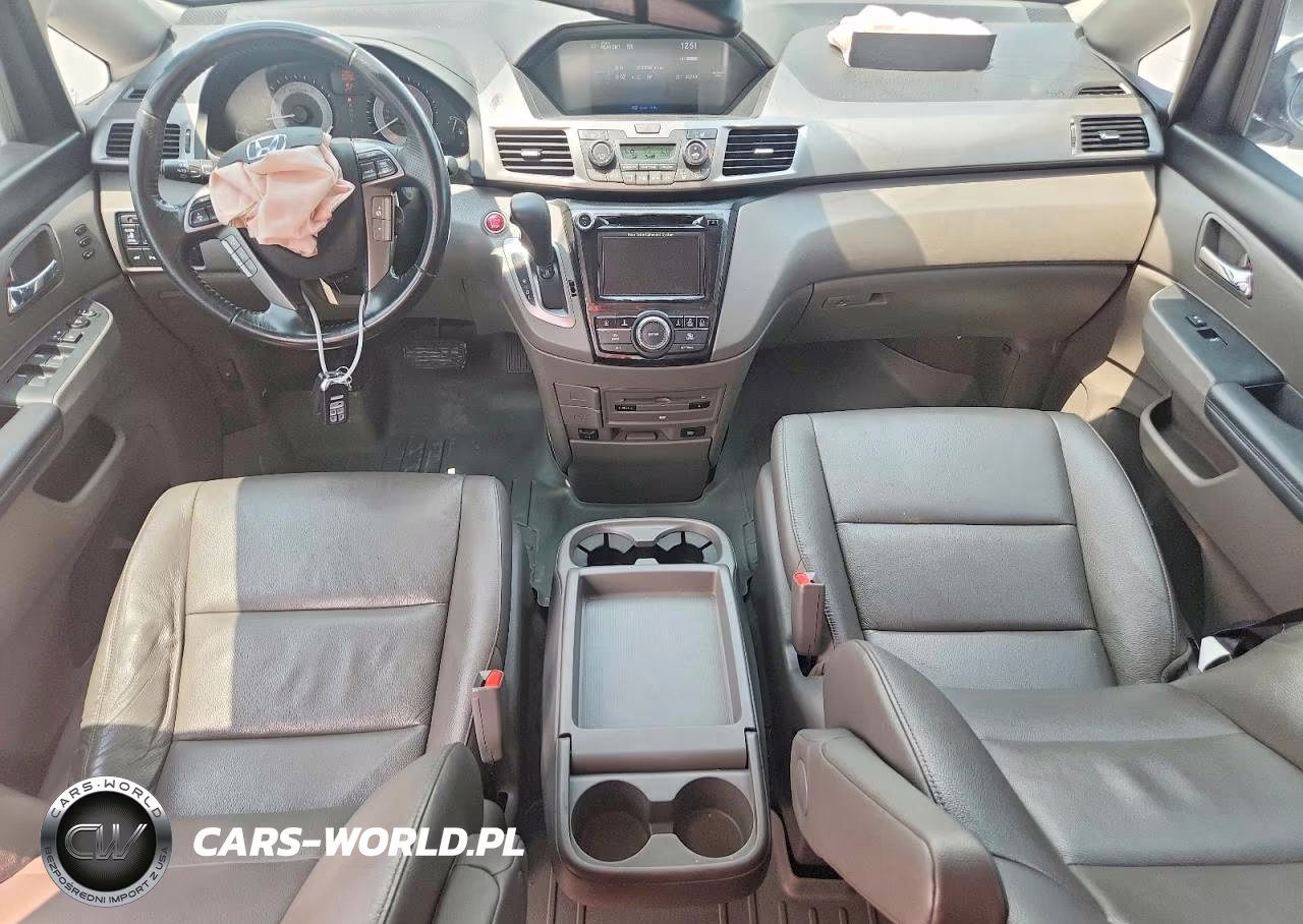 2017 Honda Odyssey Touring VIN:5FNRL5H92HB021864 - 8