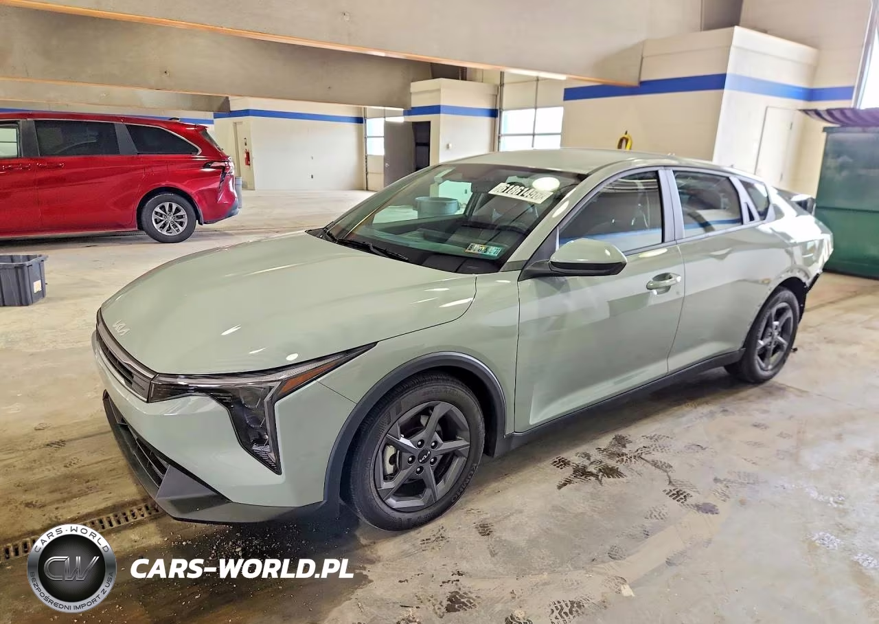 2026 Kia K4 Lxs – zdjęcie 1 z 13