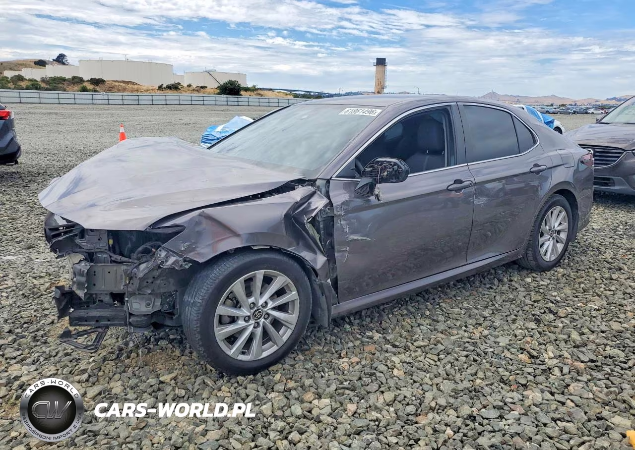 2024 Toyota Camry Le – zdjęcie 1 z 12