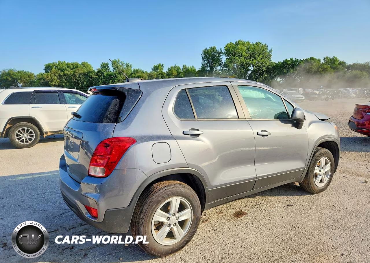 2020 Chevrolet Trax Awd Ls VIN:3GNCJNSB1LL271976 - 3