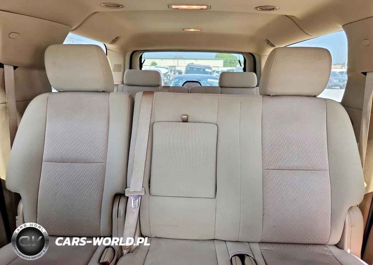 2014 Chevrolet Suburban C1500 VIN:1GNSC5E03ER192675 - 10
