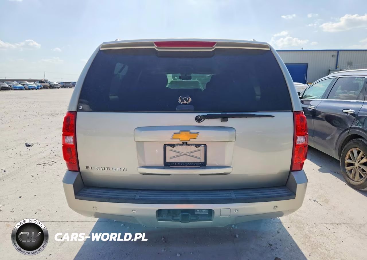 2014 Chevrolet Suburban C1500 VIN:1GNSC5E03ER192675 - 6