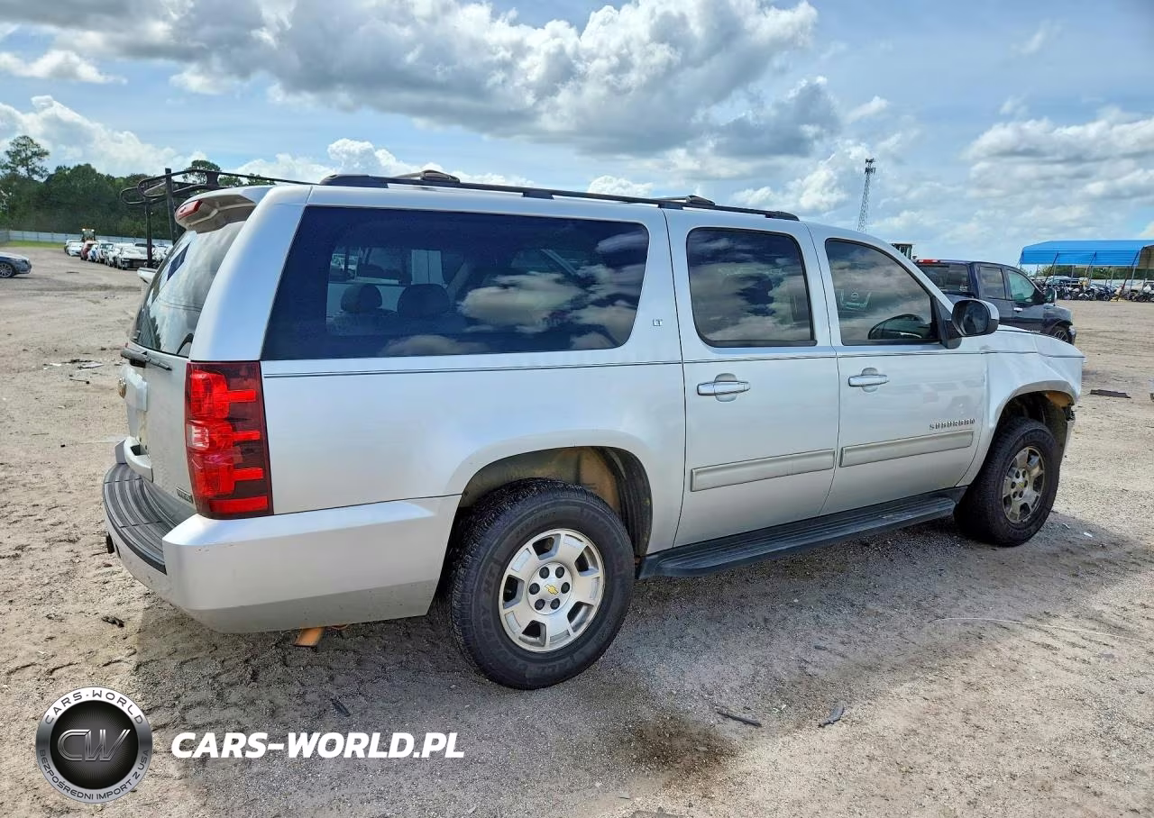 2011 Chevrolet Suburban C1500 Lt VIN:1GNSCJE01BR327382 - 3