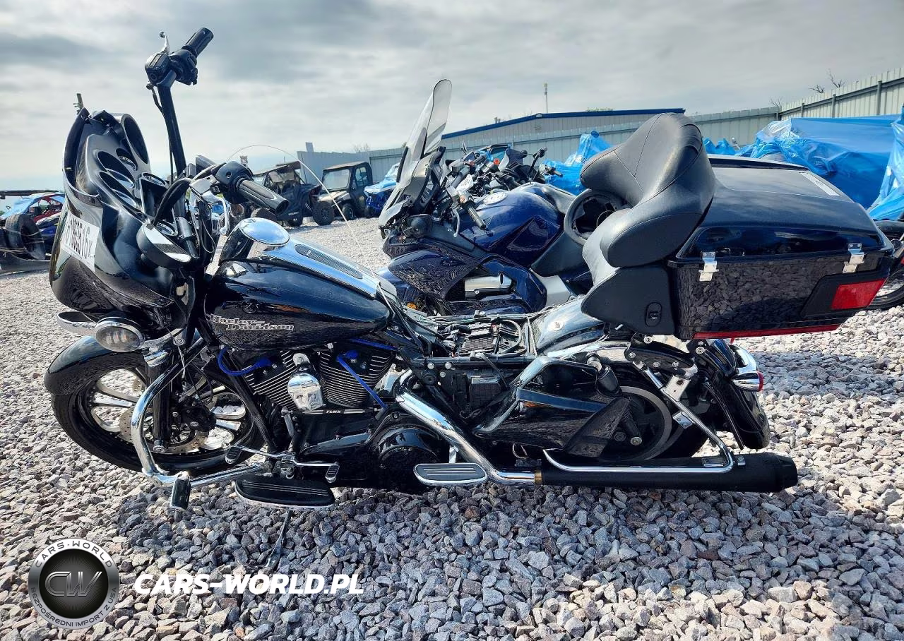 2012 Harley-Davidson Flhx Street Glide VIN:1HD1KBM18CB667774 - 3