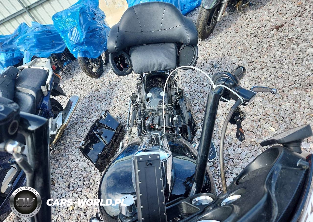 2012 Harley-Davidson Flhx Street Glide VIN:1HD1KBM18CB667774 - 5