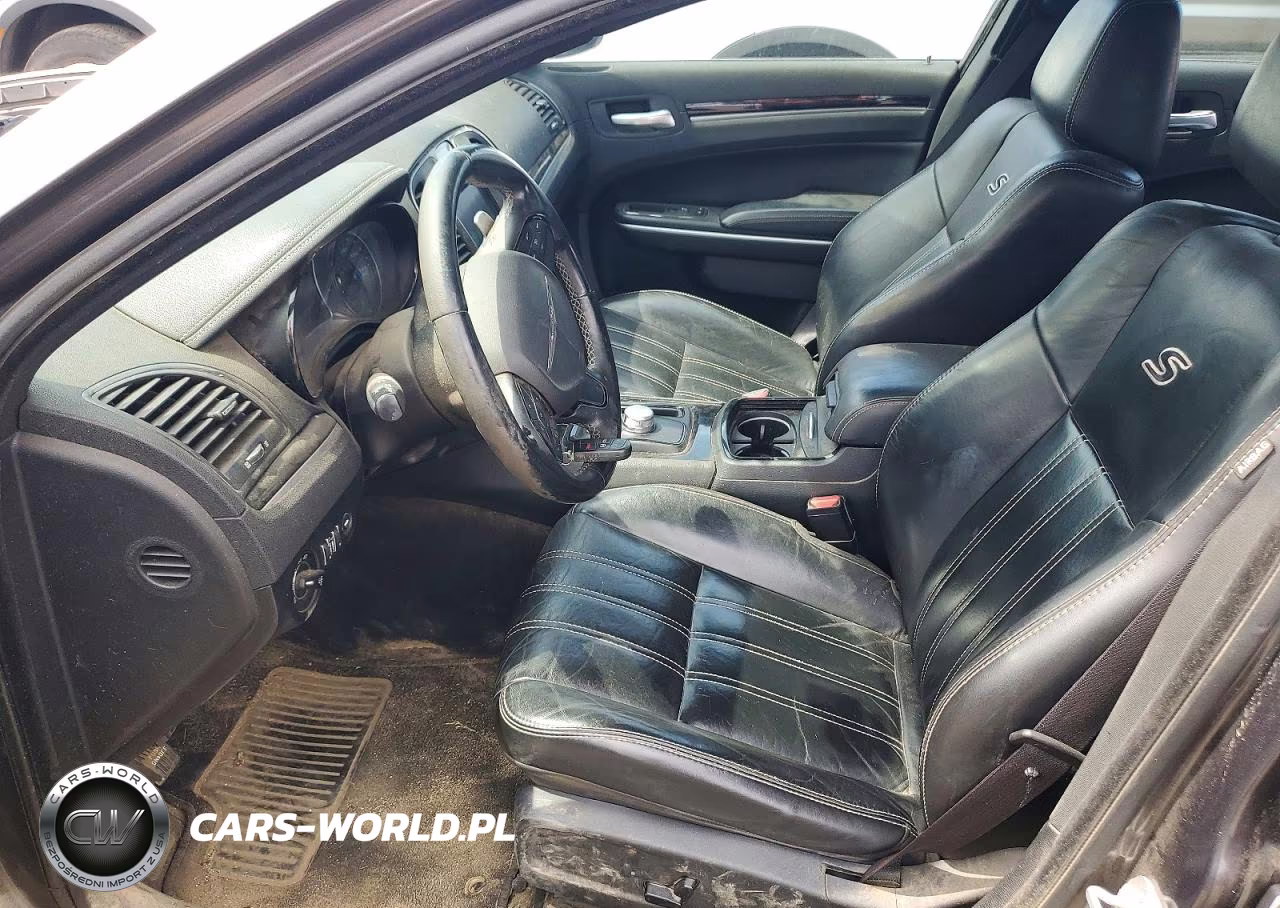 2019 Chrysler 300 S VIN:2C3CCAGG3KH640588 - 7