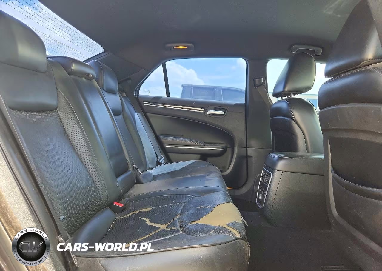 2014 Chrysler 300C VIN:2C3CCAEGXEH183768 - 10