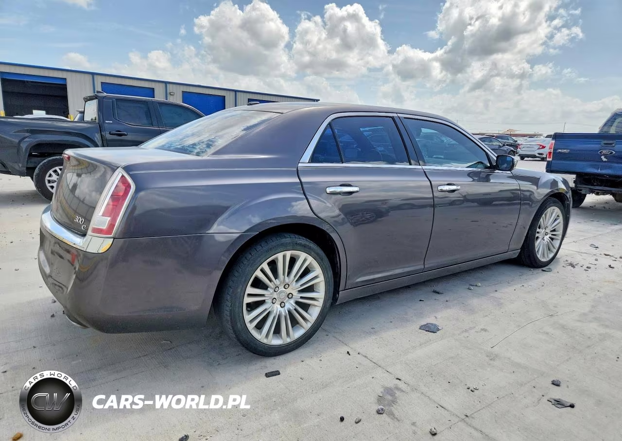 2014 Chrysler 300C VIN:2C3CCAEGXEH183768 - 3