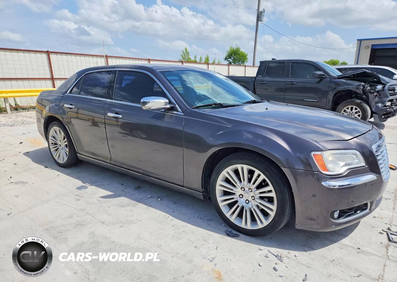 2014 Chrysler 300C VIN:2C3CCAEGXEH183768 - 4