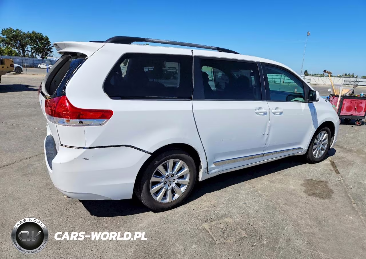2013 Toyota Sienna Le VIN:5TDJK3DC3DS050866 - 3
