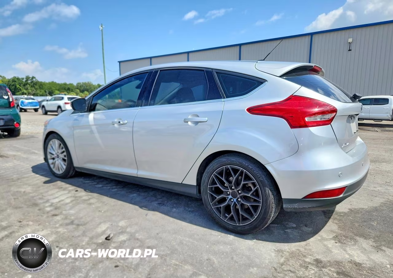 2018 Ford Focus Titanium VIN:1FADP3N22JL285007 - 2