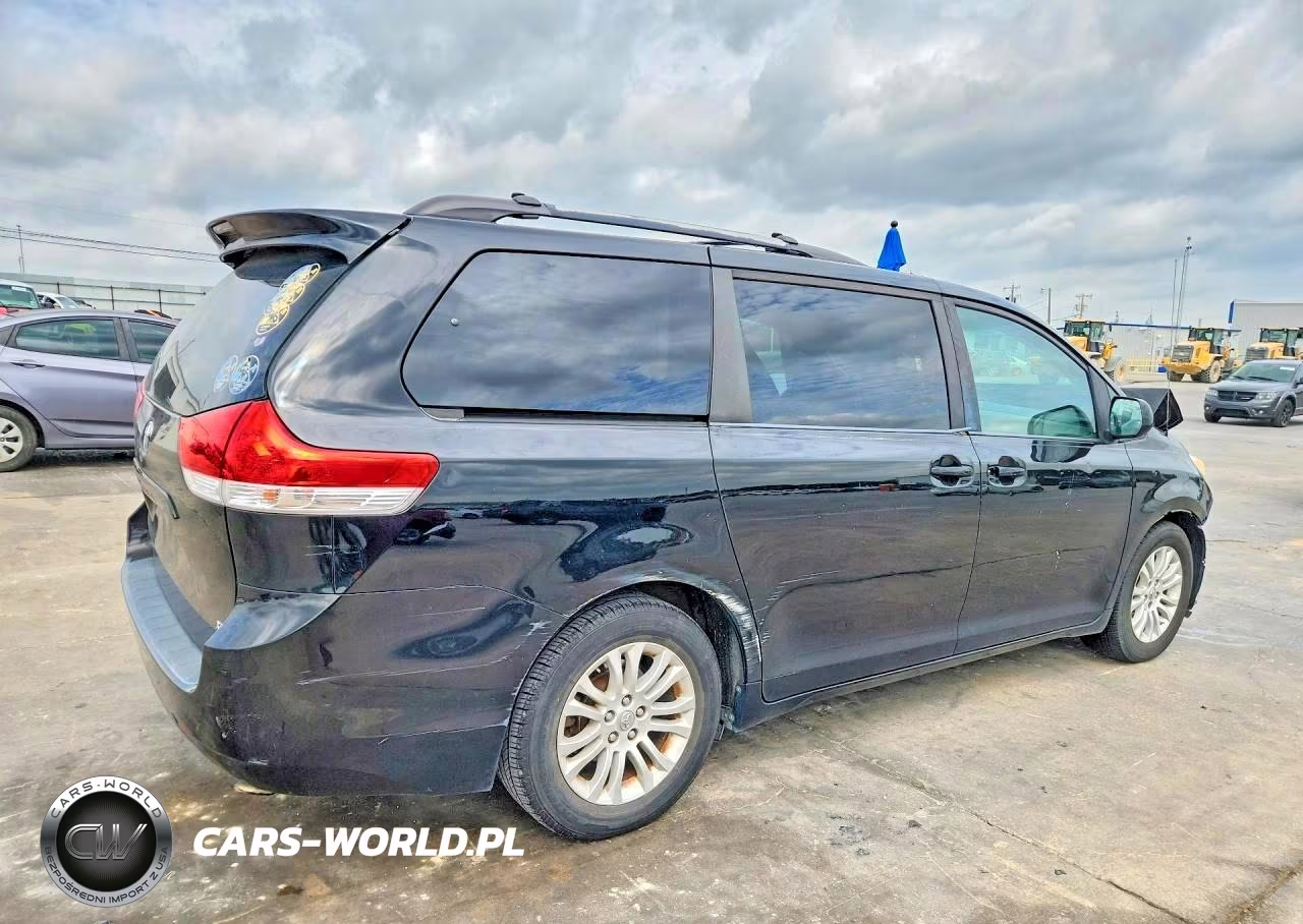 2012 Toyota Sienna Xle 8-Passenger VIN:5TDYK3DC8CS188335 - 3