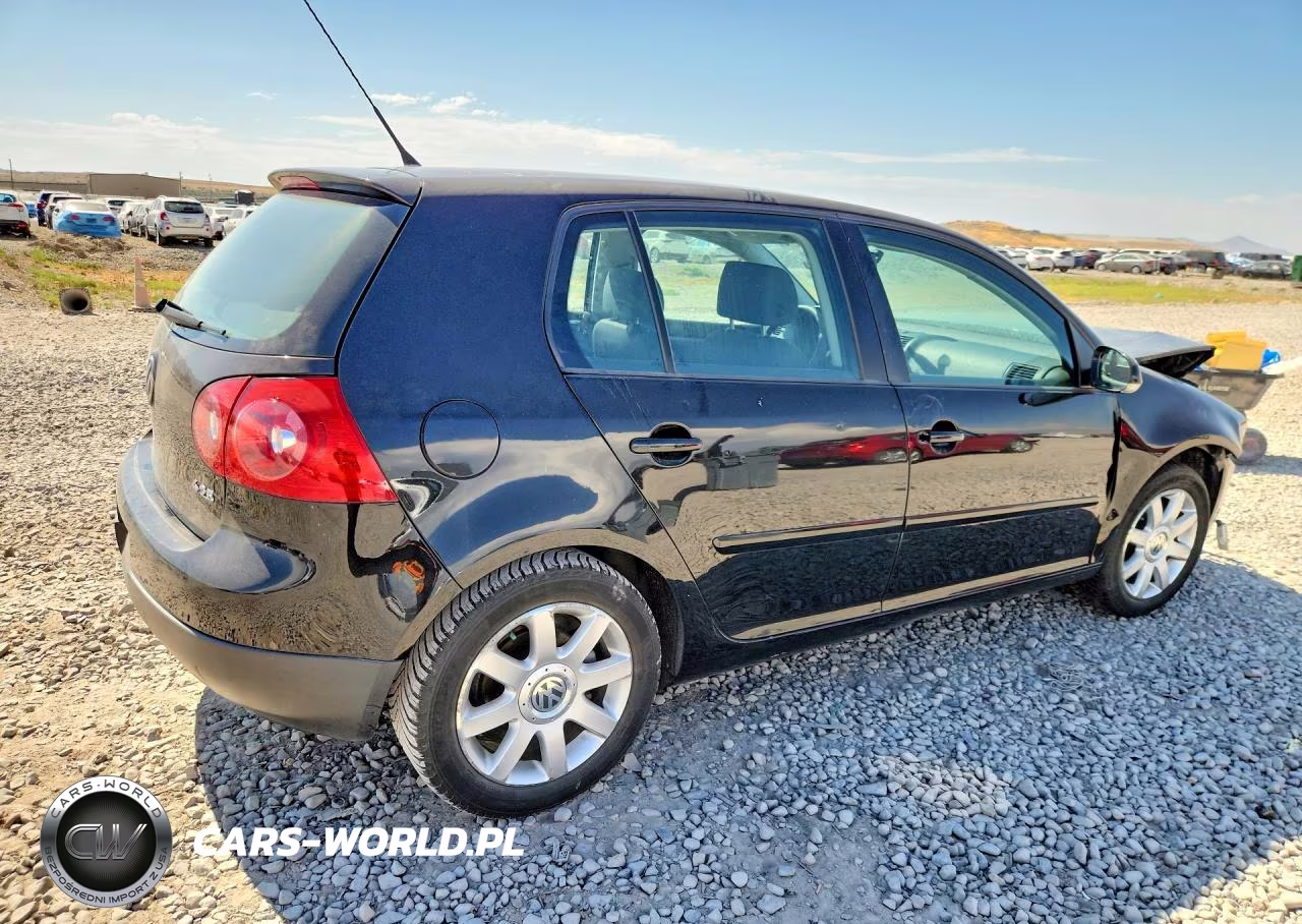 2006 Volkswagen Rabbit VIN:WVWDS71K66W184273 - 3