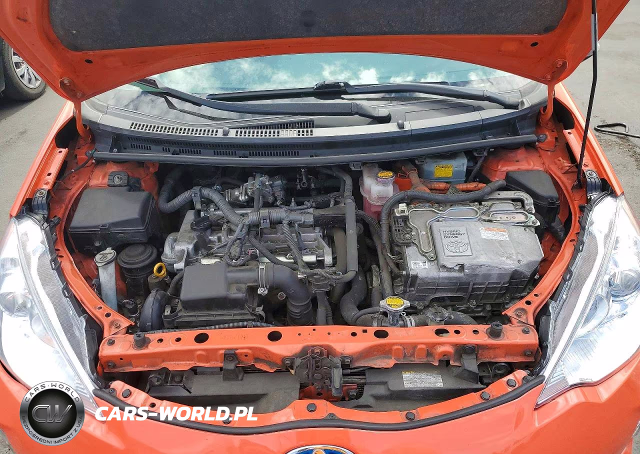 2013 Toyota Prius C Three VIN:JTDKDTB36D1038340 - 11
