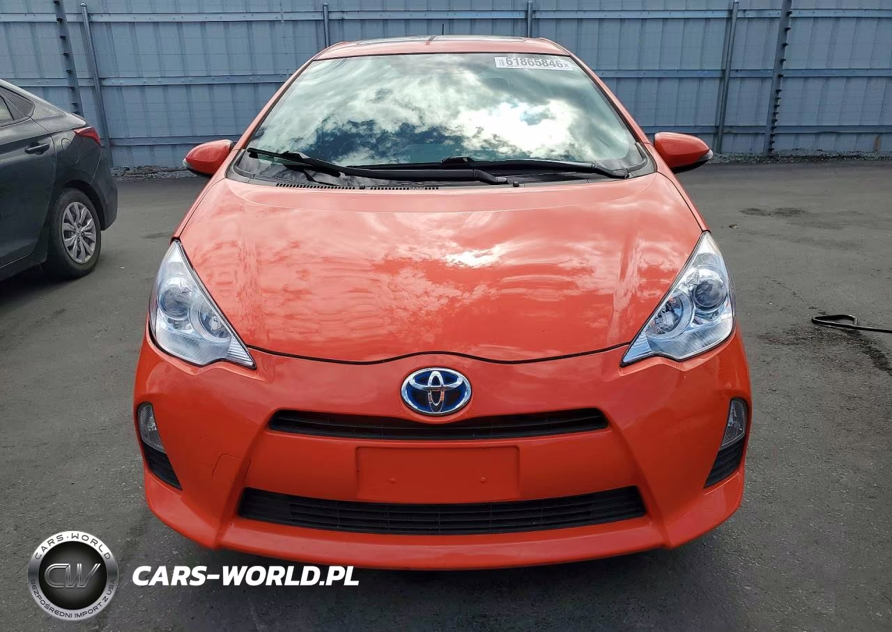 2013 Toyota Prius C Three VIN:JTDKDTB36D1038340 - 5