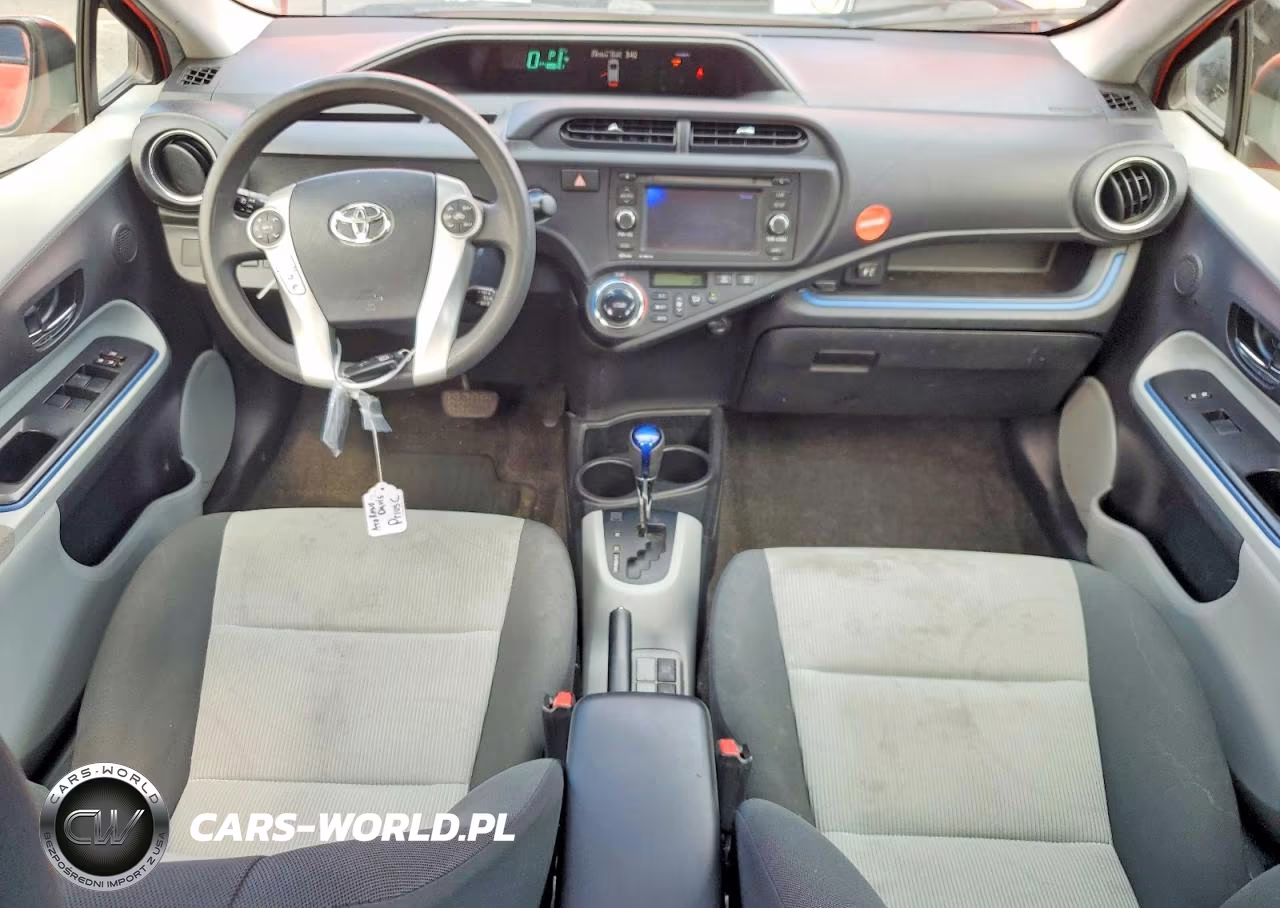 2013 Toyota Prius C Three VIN:JTDKDTB36D1038340 - 8