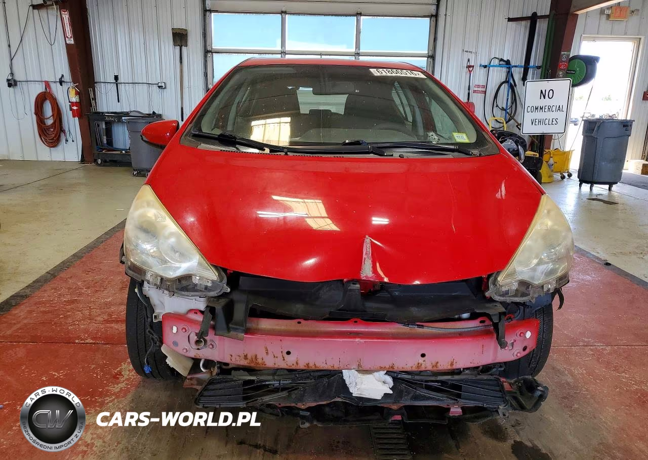 2012 Toyota Prius C Two VIN:JTDKDTB32C1506997 - 5