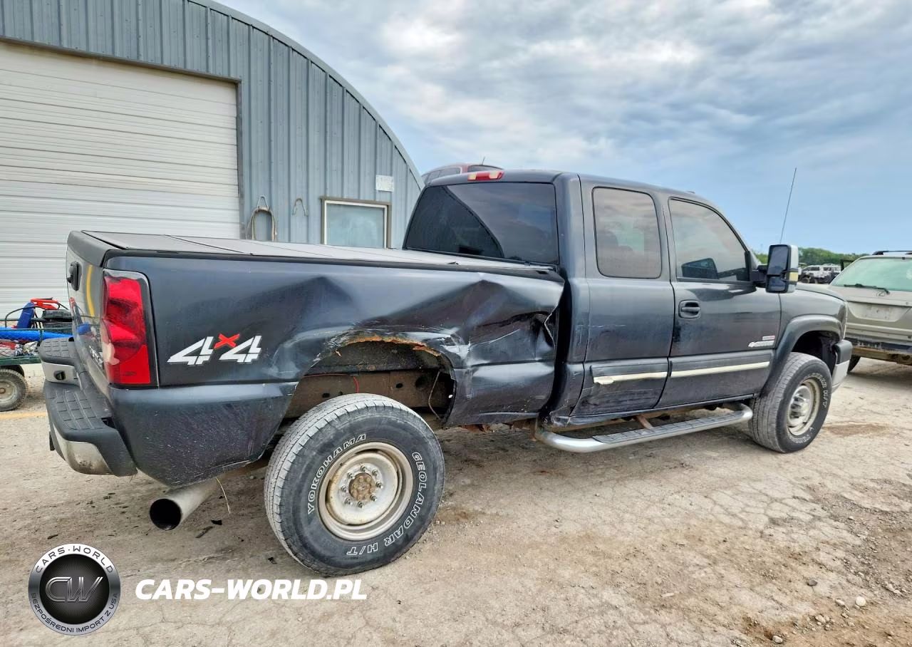 2004 Chevrolet Silverado K2500 Heavy Duty VIN:1GCHK29274E349288 - 3