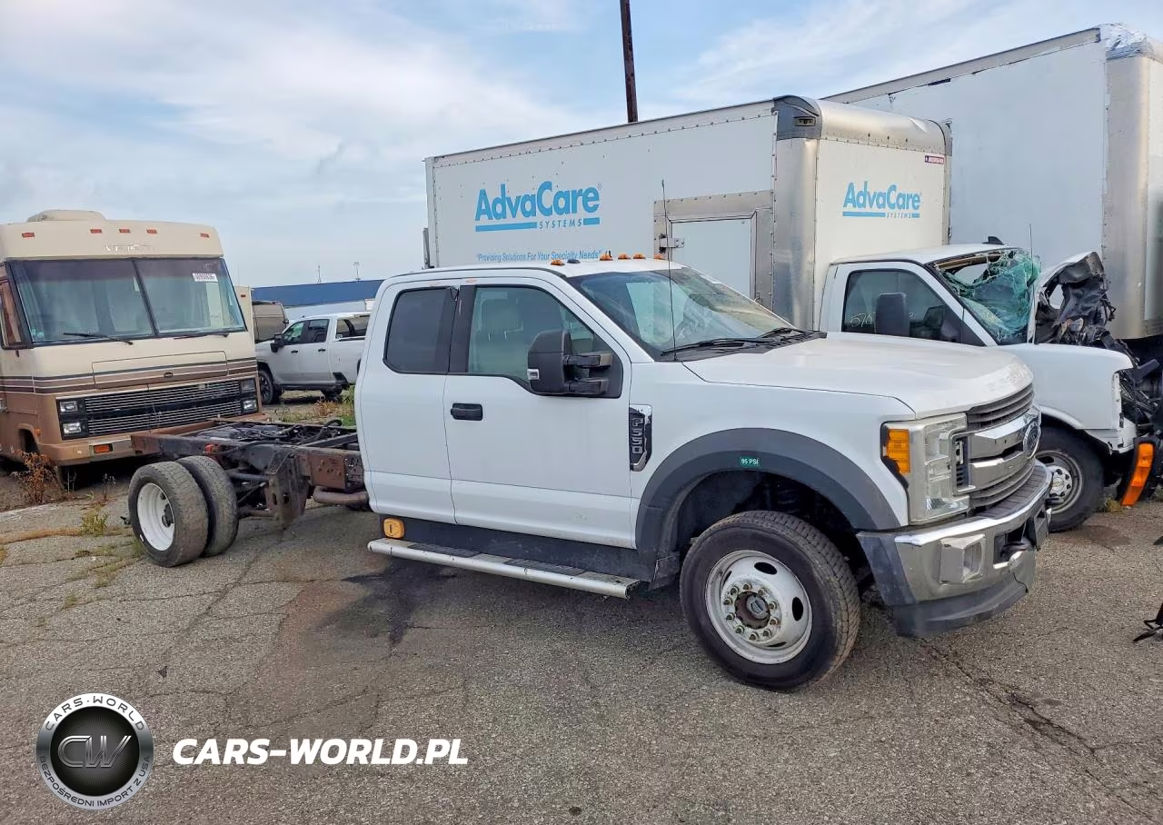 2017 Ford F-550 Chassis Xlt VIN:1FD0X5HT5HEB54396 - 4