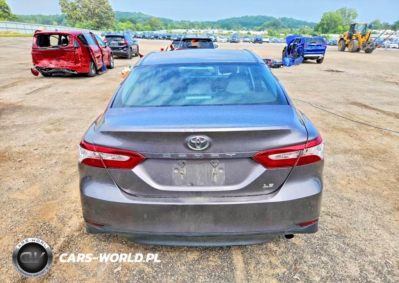 2018 Toyota Camry Le VIN:4T1B11HK0JU027058 - 6