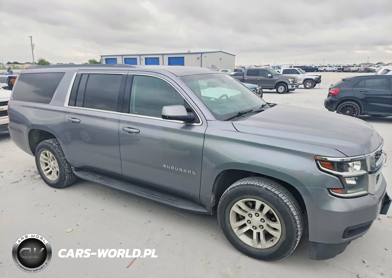 2018 Chevrolet Suburban C1500 Ls VIN:1GNSCGKC9JR187890 - 4