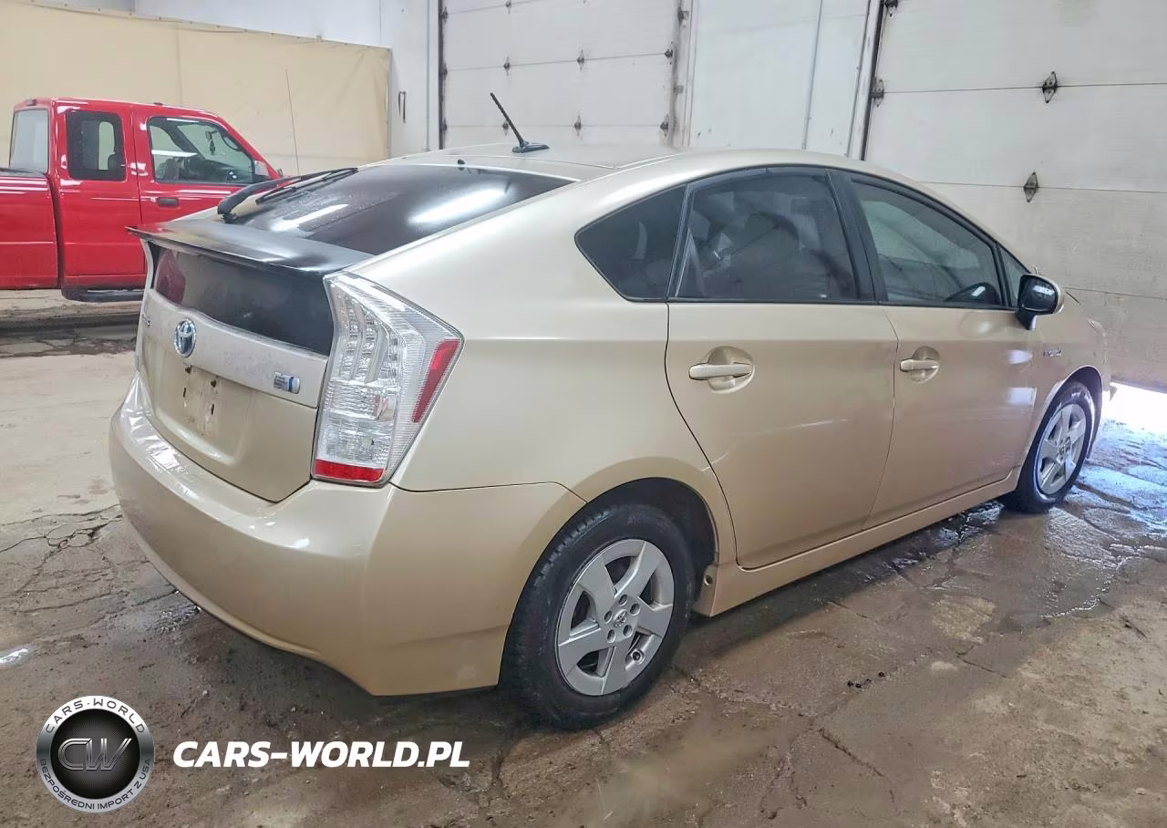 2011 Toyota Prius Two VIN:JTDKN3DU8B1441672 - 3