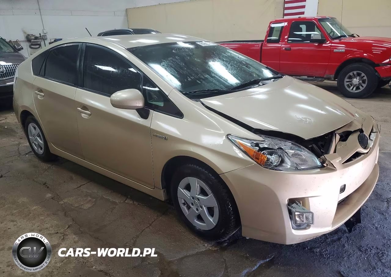 2011 Toyota Prius Two VIN:JTDKN3DU8B1441672 - 4