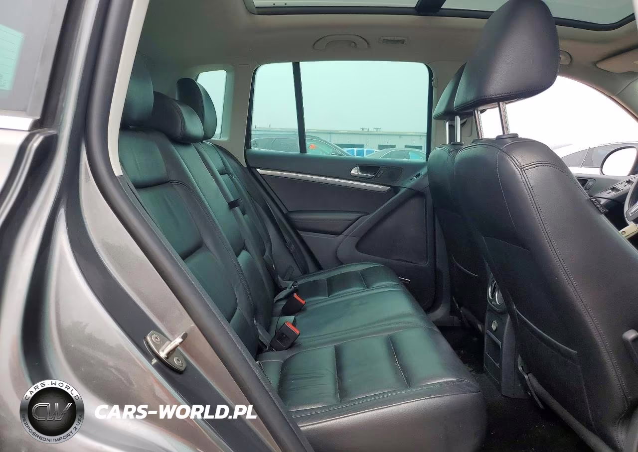 2012 Volkswagen Tiguan S VIN:WVGBV7AX5CW000443 - 11