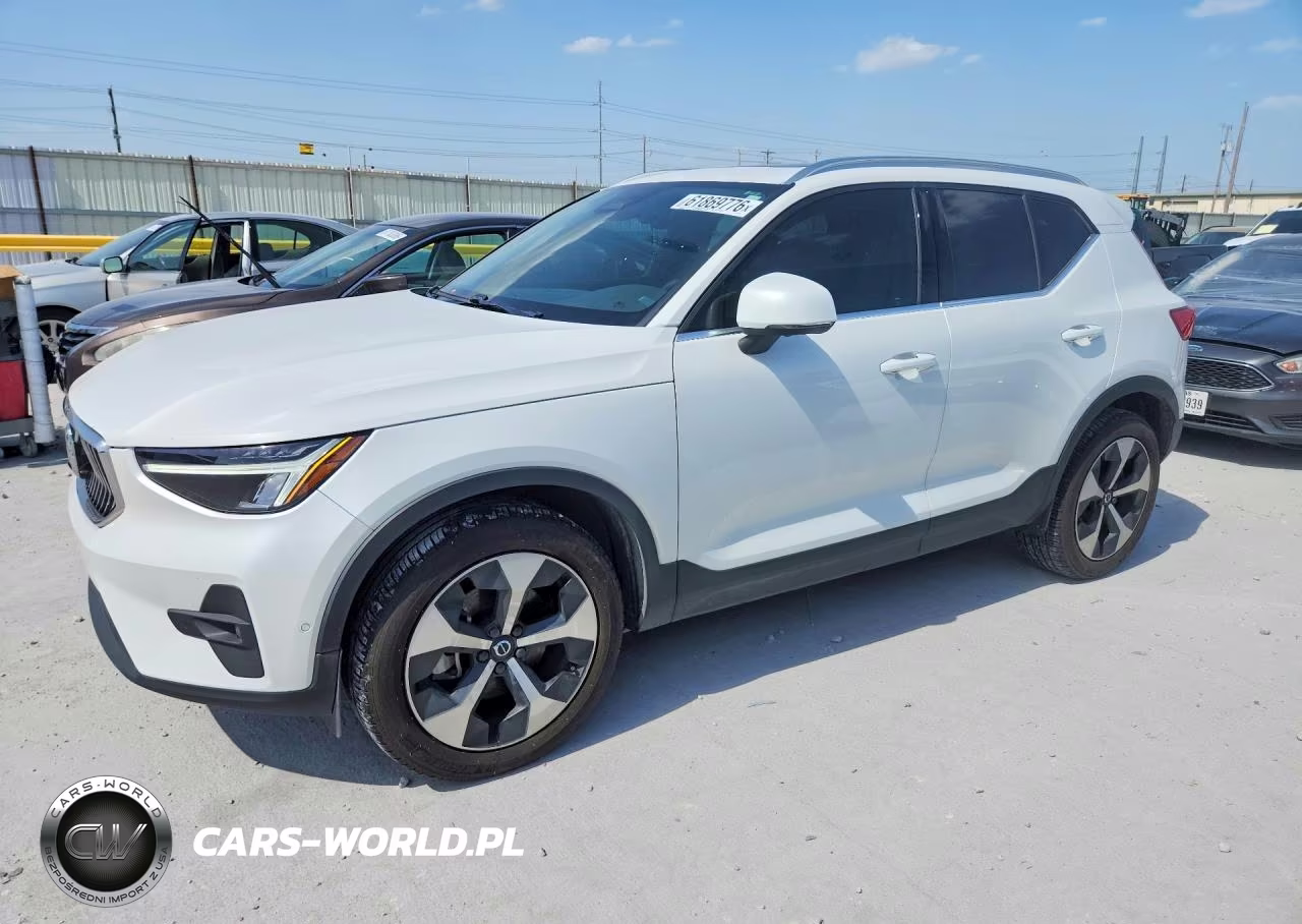 2023 Volvo Xc40 Plus – zdjęcie 1 z 13