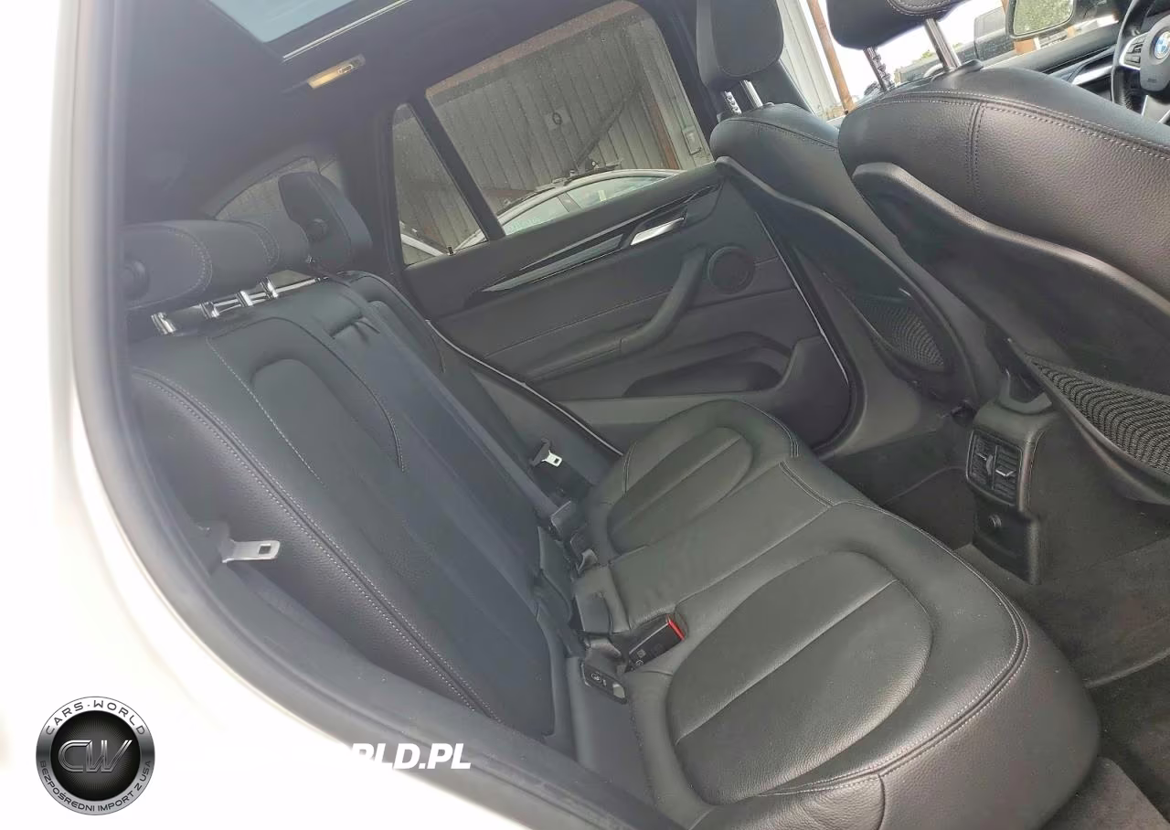 2018 BMW X1 xDrive28I VIN:WBXHT3C36J5K25323 - 11