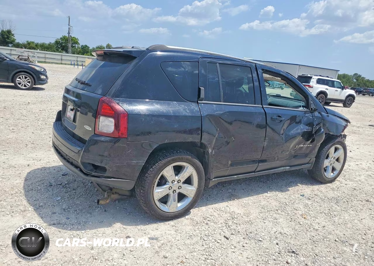2014 Jeep Compass Latitude VIN:1C4NJCEA3ED648373 - 3