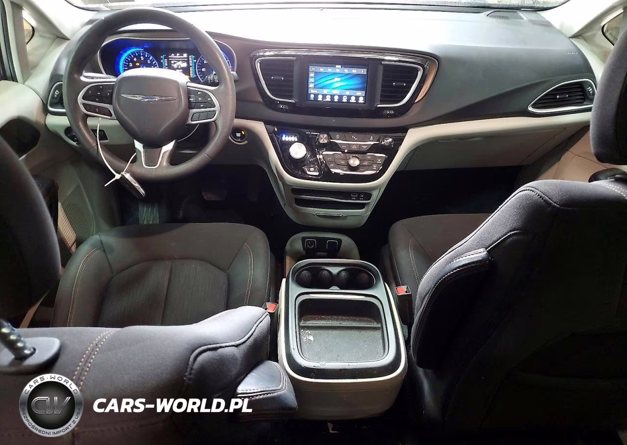 2018 Chrysler Pacifica Touring Plus VIN:2C4RC1FG5JR113278 - 8