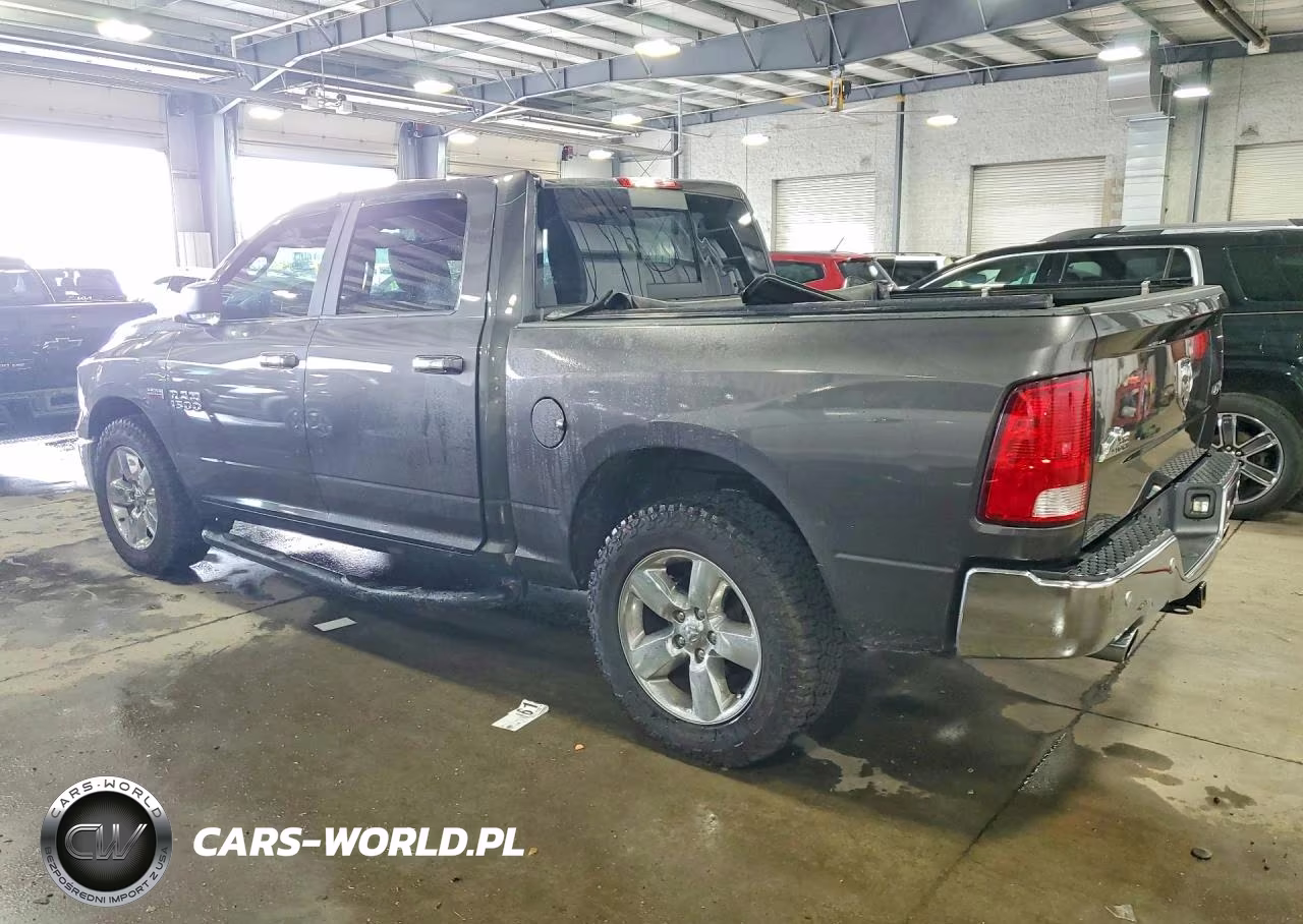 2018 Ram 1500 Slt VIN:3C6RR7LTXJG135812 - 2