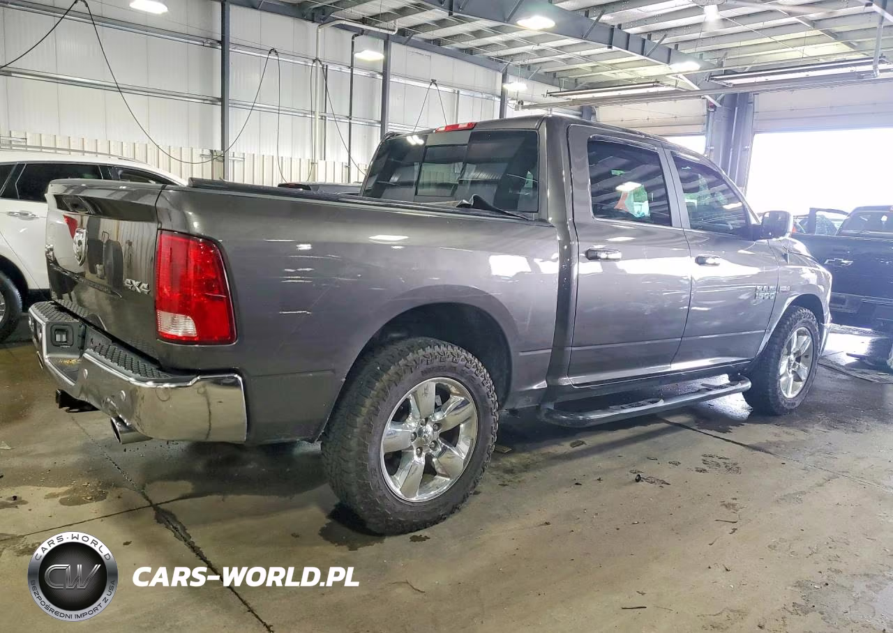 2018 Ram 1500 Slt VIN:3C6RR7LTXJG135812 - 3