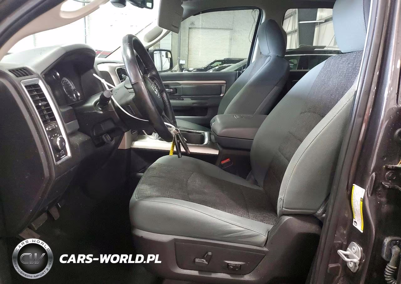 2018 Ram 1500 Slt VIN:3C6RR7LTXJG135812 - 7