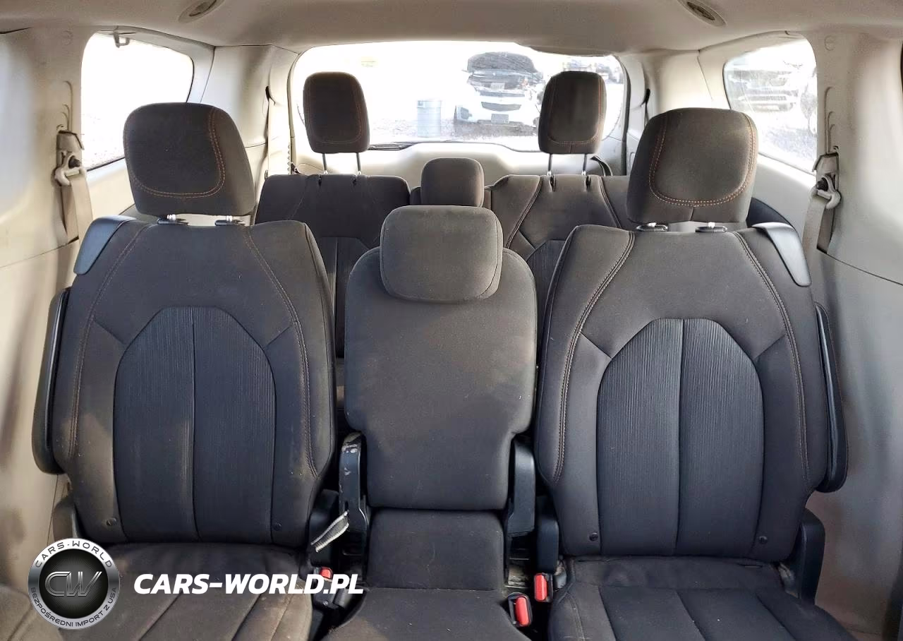 2017 Chrysler Pacifica Lx VIN:2C4RC1CG0HR565279 - 10