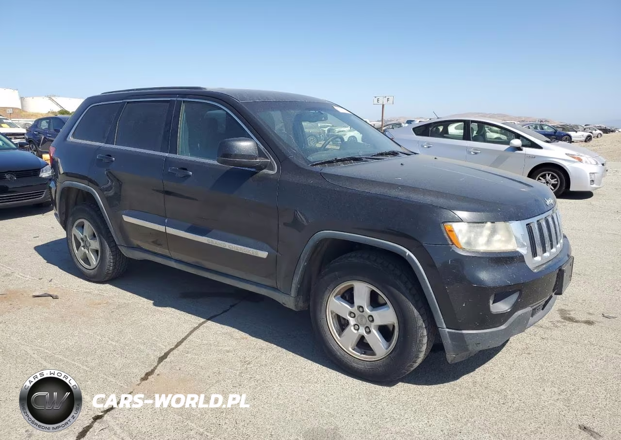 2013 Jeep Grand Cherokee Laredo VIN:1C4RJEAG6DC528661 - 4