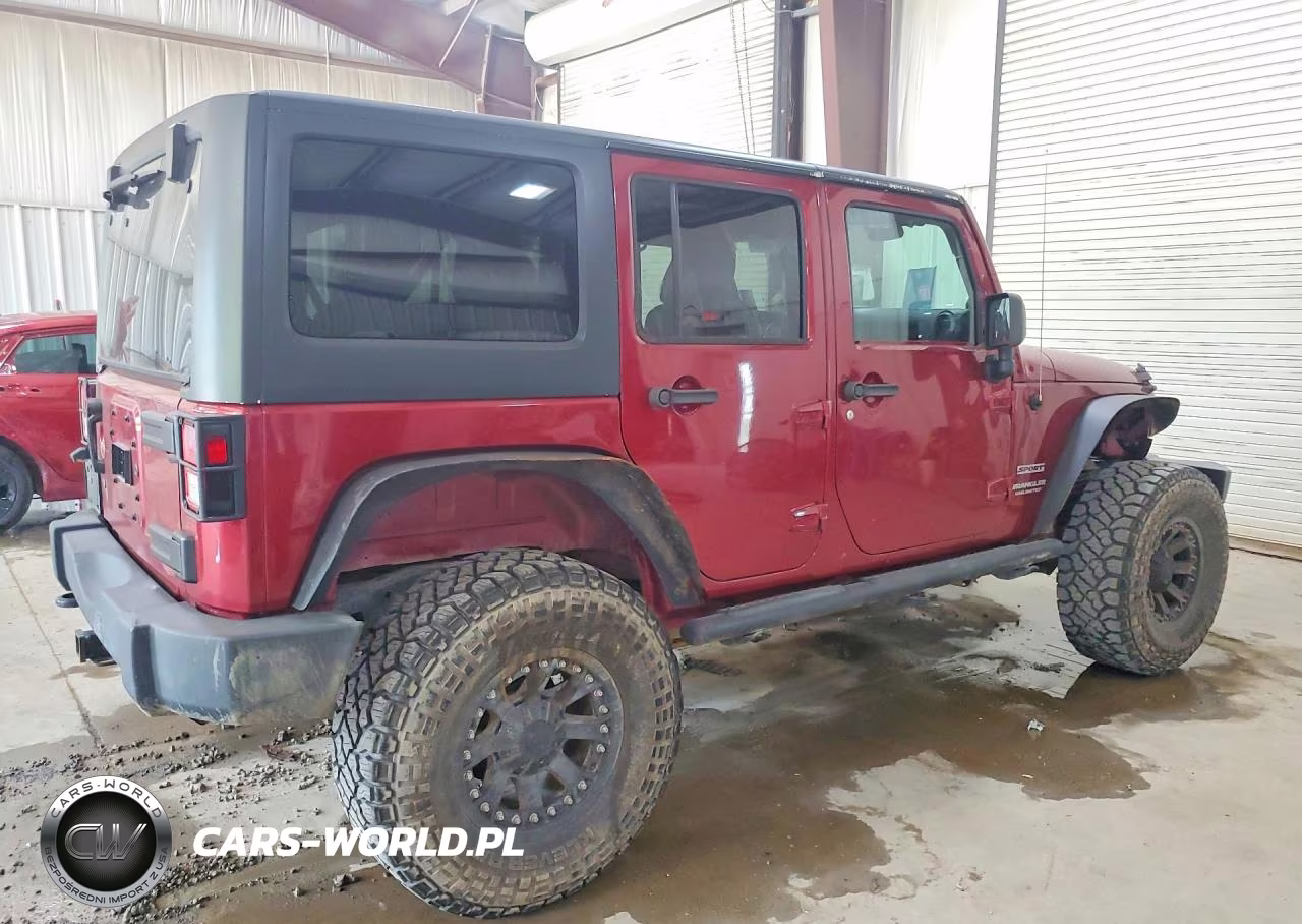 2013 Jeep Wrangler Unlimited Sport VIN:1C4BJWDG2DL547548 - 3