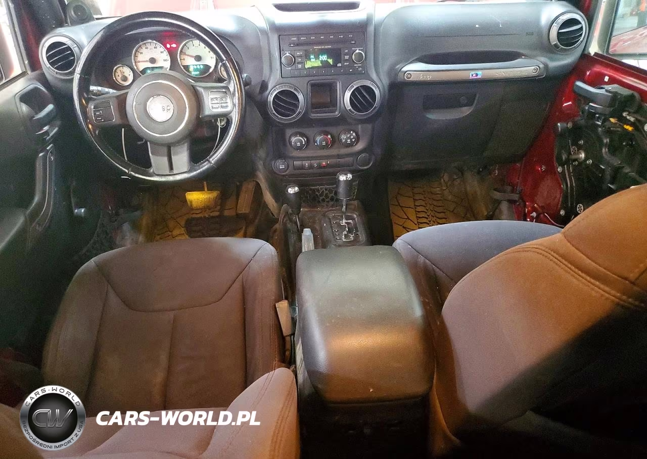 2013 Jeep Wrangler Unlimited Sport VIN:1C4BJWDG2DL547548 - 8