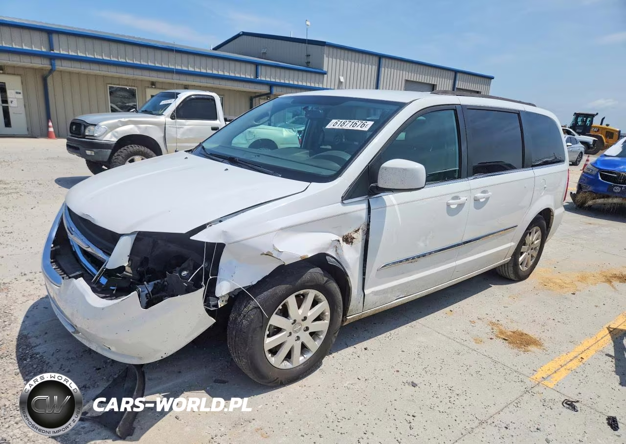 2015 Chrysler Town & Country Touring – zdjęcie 1 z 13