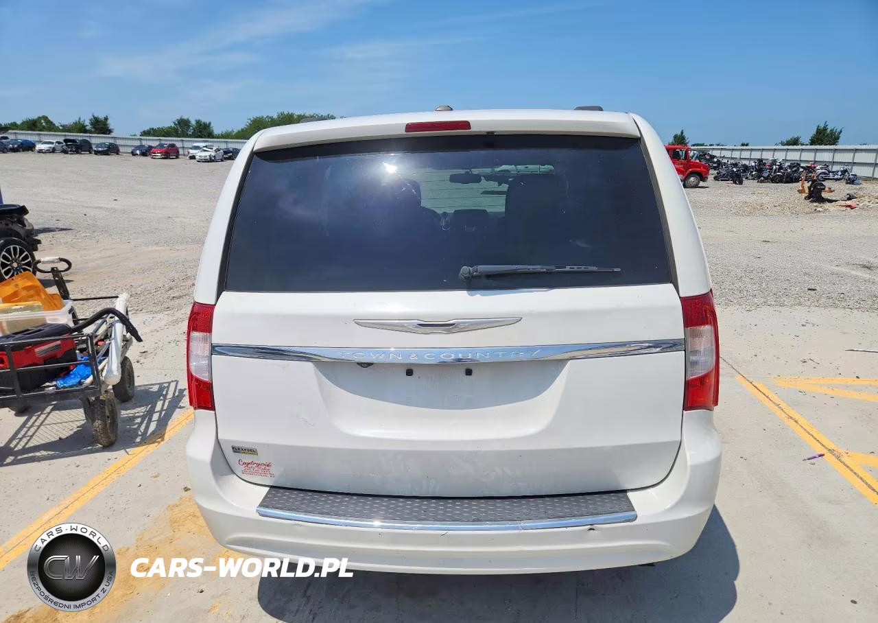 2015 Chrysler Town & Country Touring VIN:2C4RC1BG1FR637203 - 6